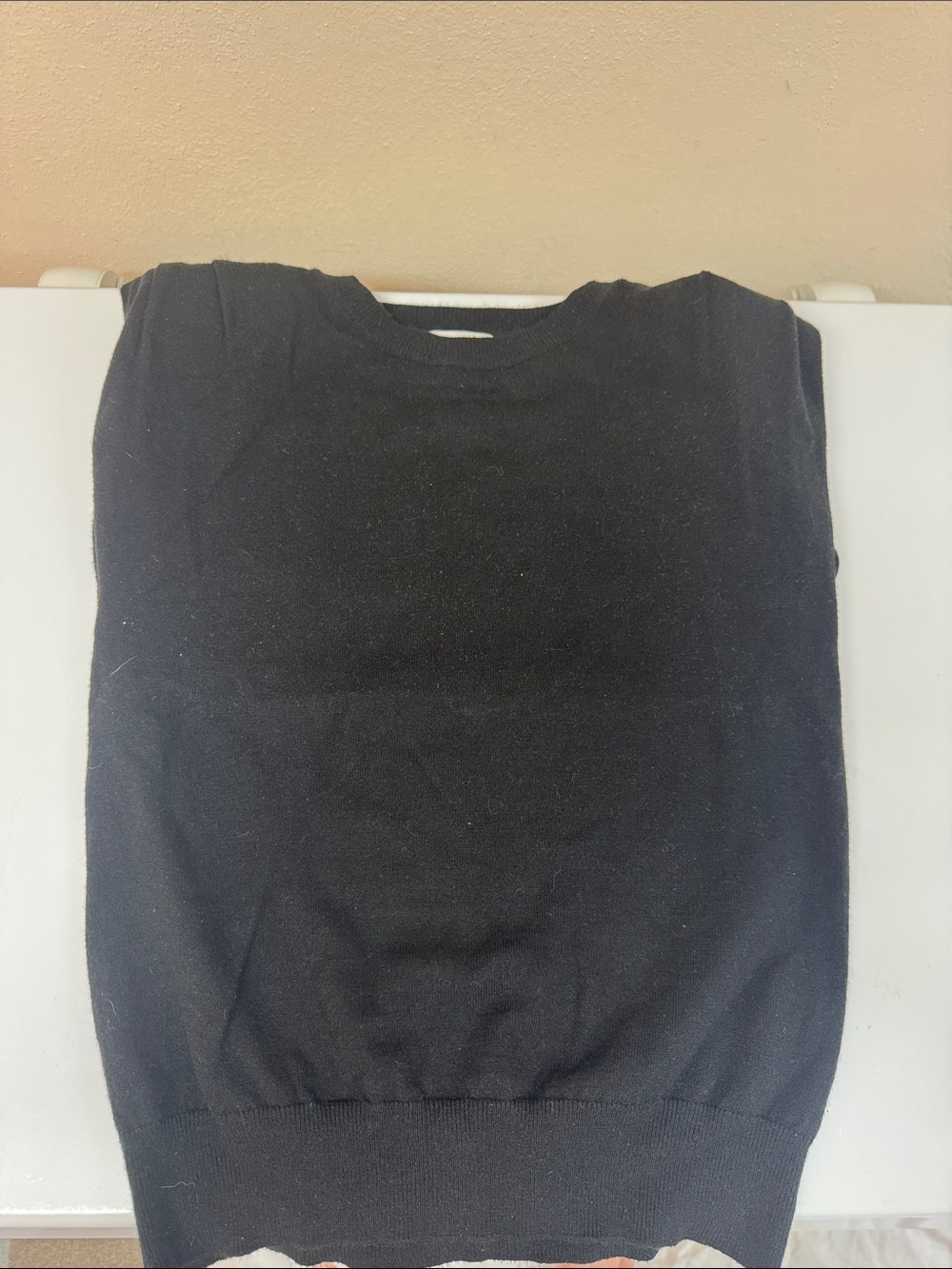 Women’s Evereve Sleevless Black Crewneck Sweater - Classic Everyday Knit